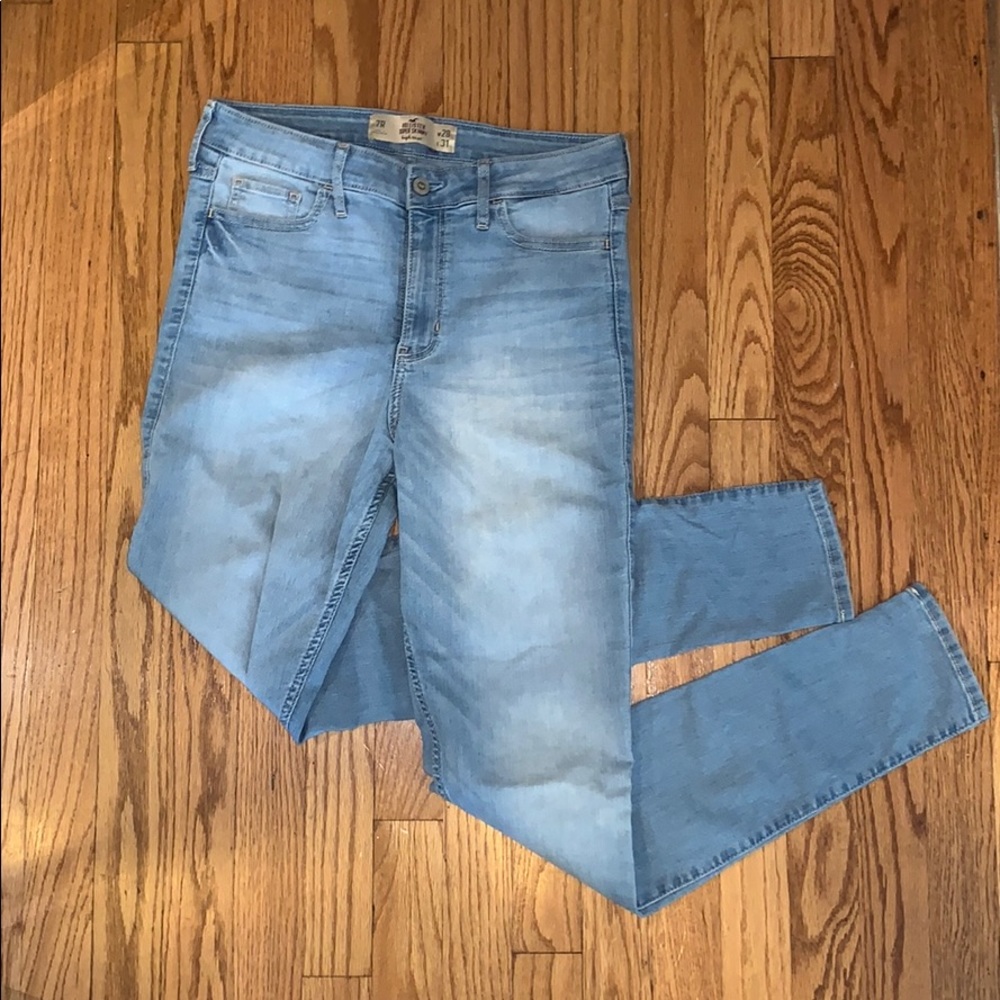 Light wash skinny jeans